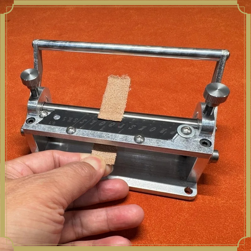 Macchina Manuale per Scarnific - Leather Works Belt recensione e prezzo
