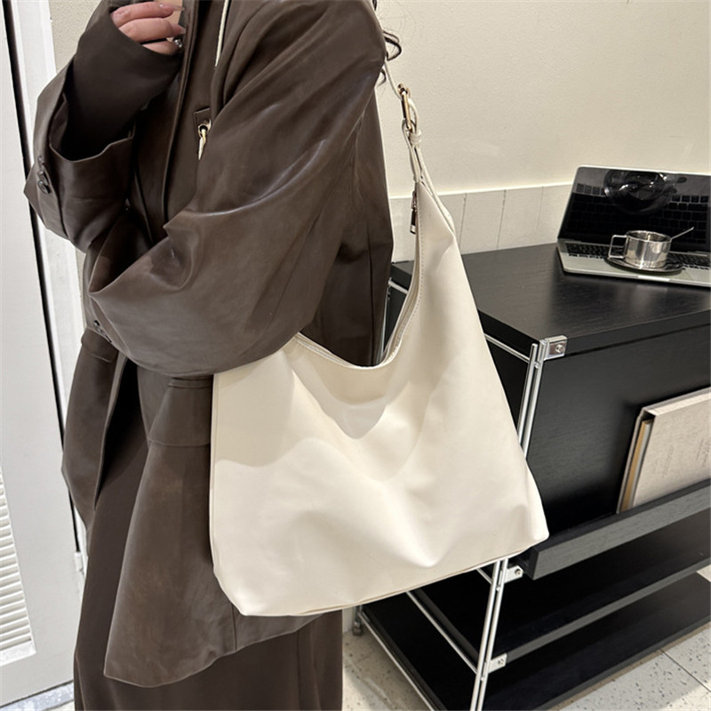 Elegante Borsa a Spalla in Pel - Leather Work Outfit recensione e prezzo